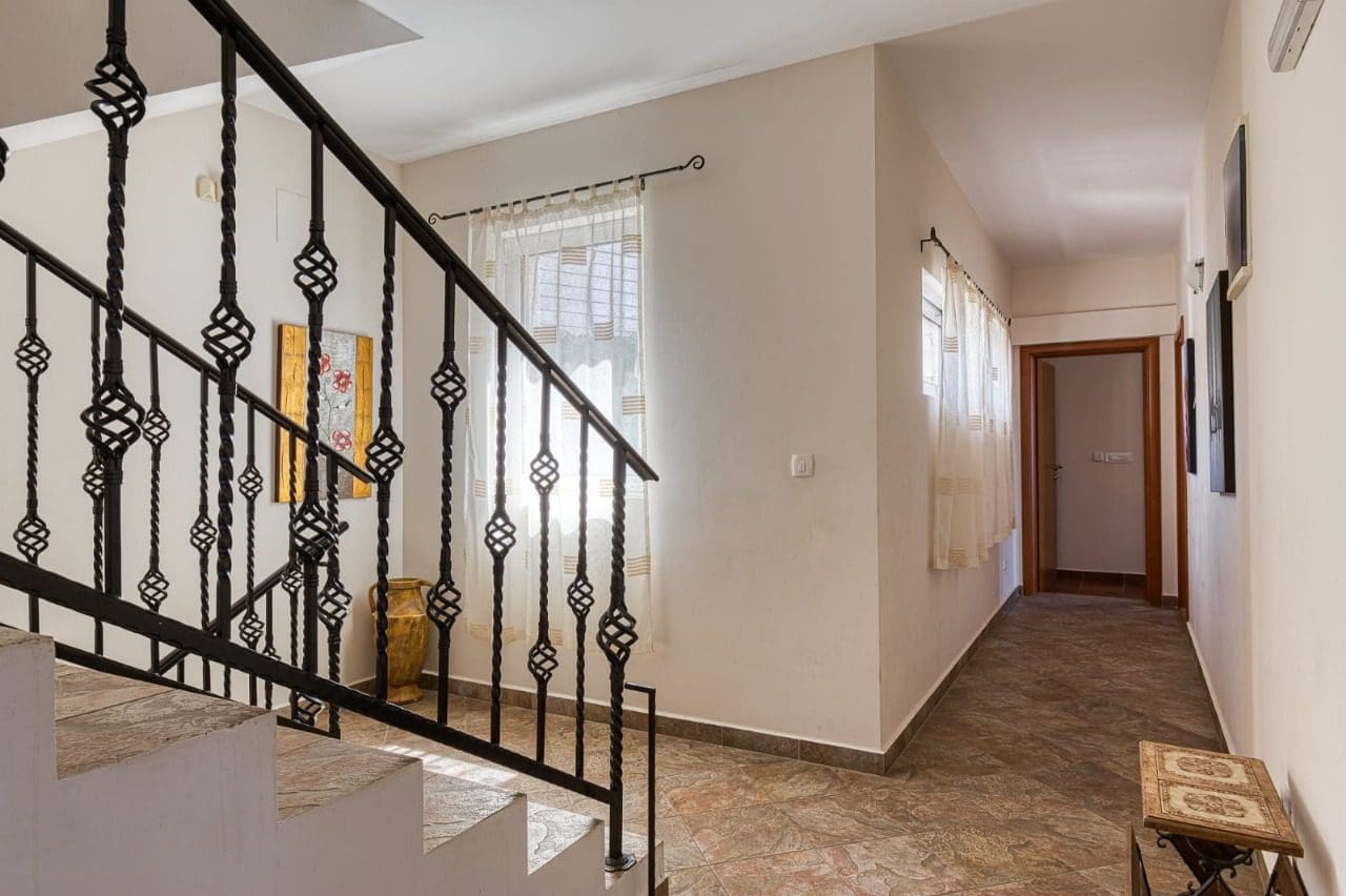 Villa · Becici